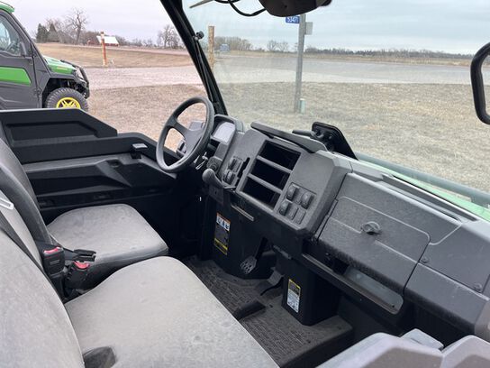 2023 XUV835M - 412560,  image number 5
