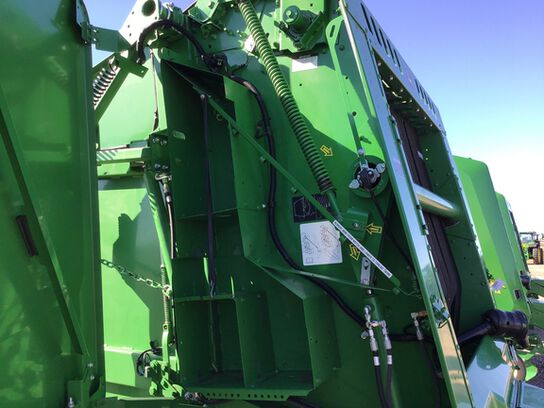 2022 560M - 441915,  image number 11