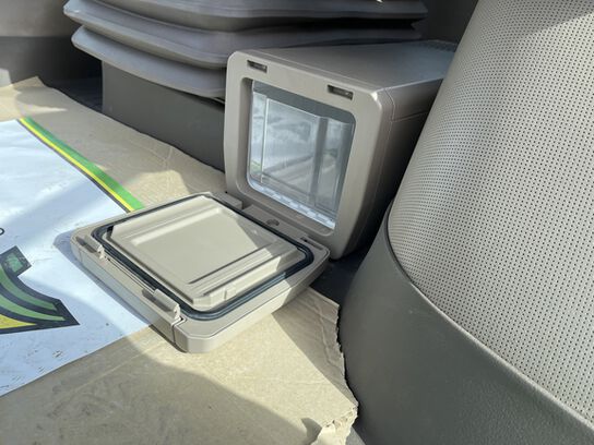 2017 8370R - 441497,  image number 13