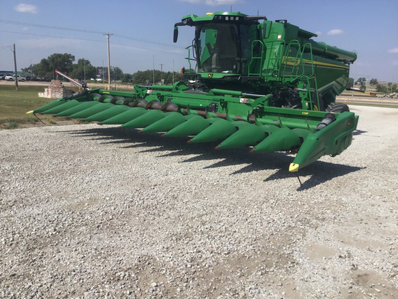 2023 C12F - 435466,  image number 3