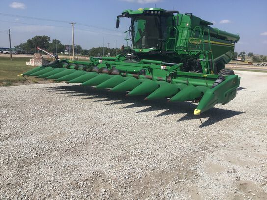 2023 C12F - 435466,  image number 3