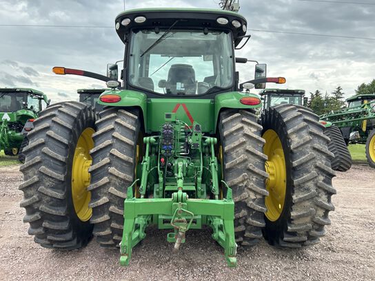 2020 8245R - 429610,  image number 4