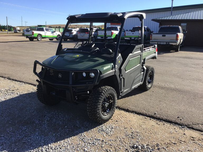 2024 XUV835M - 429712, 