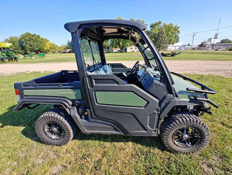 2024 XUV835M - 426596, 