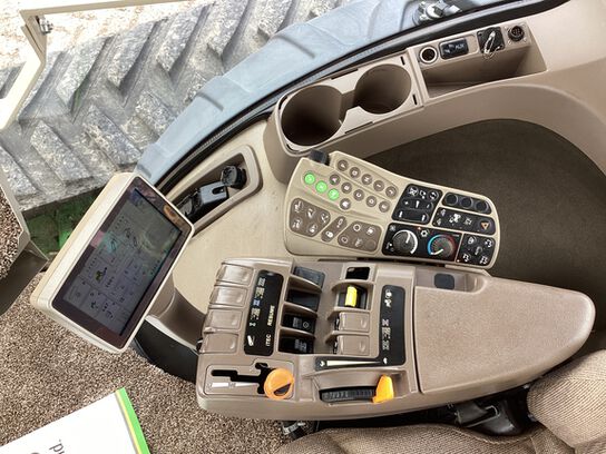 2010 8345RT - 427665,  image number 10