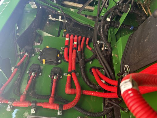 2025 S7 700 - 442020,  image number 20