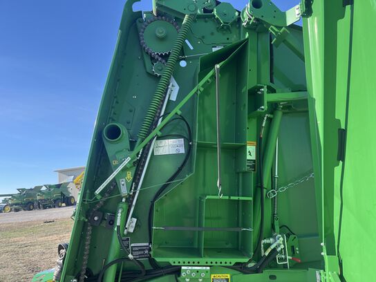 2019 560M - 435496,  image number 11