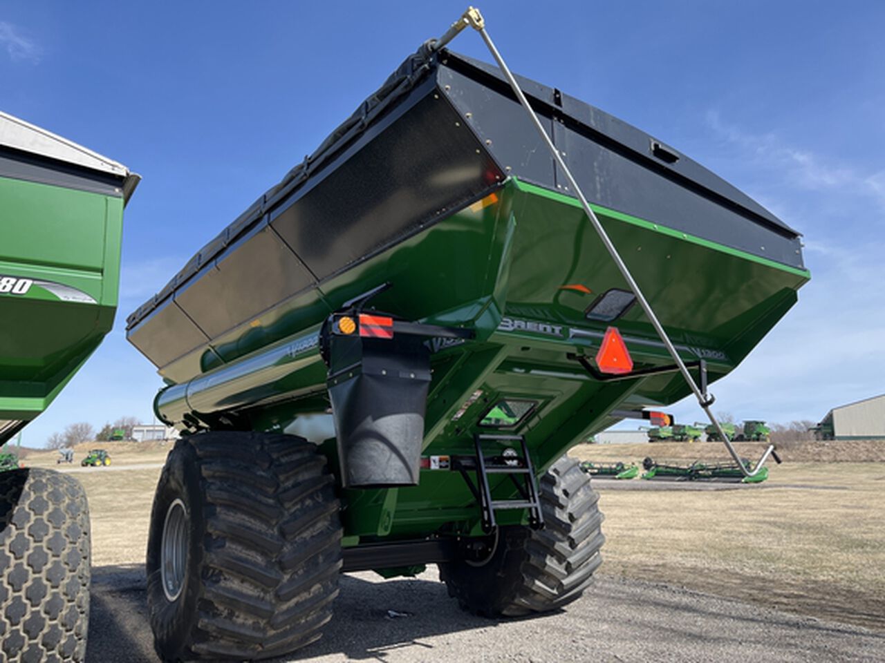  V1300 - 444639,  image number 5