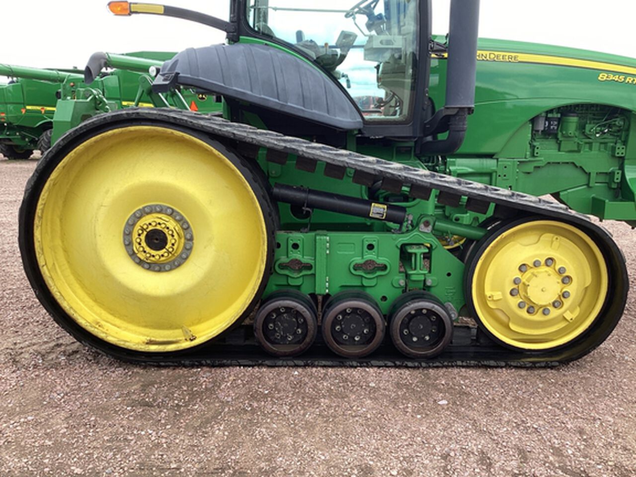 2010 8345RT - 427665,  image number 9