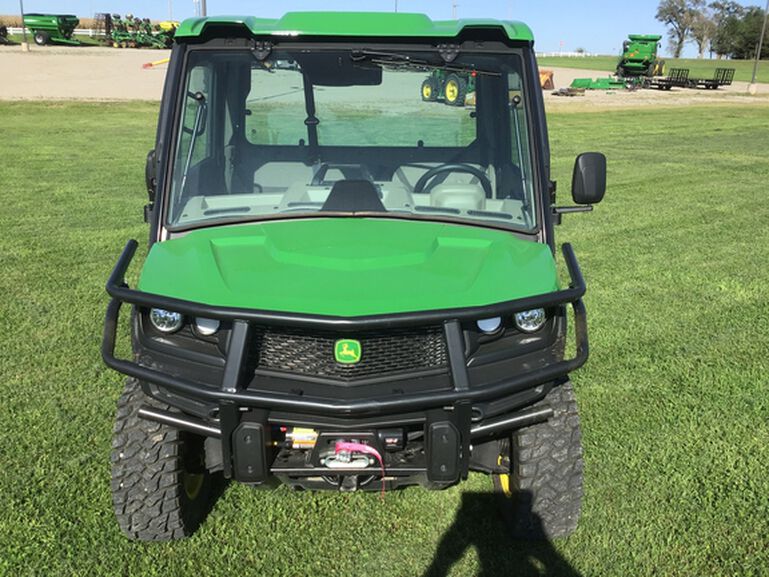 2024 XUV835R PREMIUM CAB - 447400, 