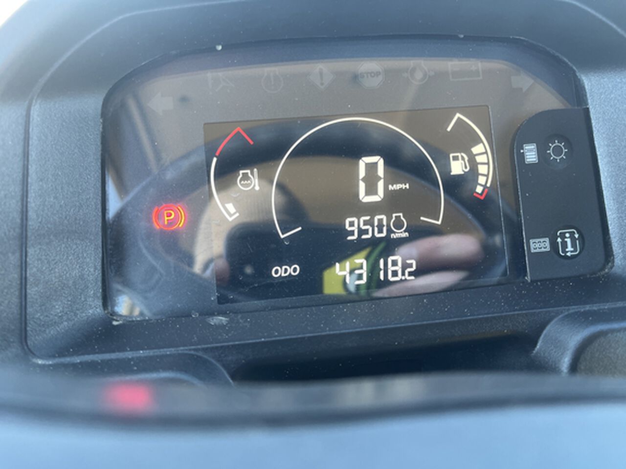 2020 XUV 835M - 411468,  image number 6