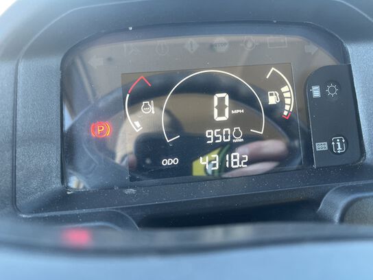 2020 XUV 835M - 411468,  image number 6