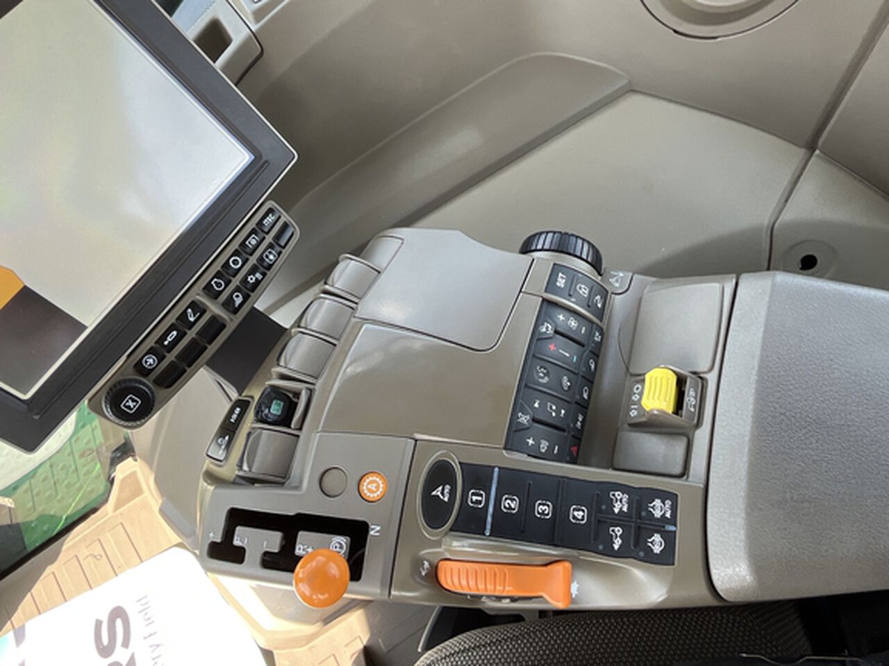 2021 8R 250 - 439027,  image number 10