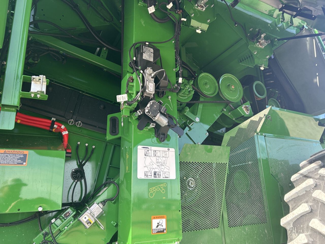 2025 S7 700 - 442020,  image number 19