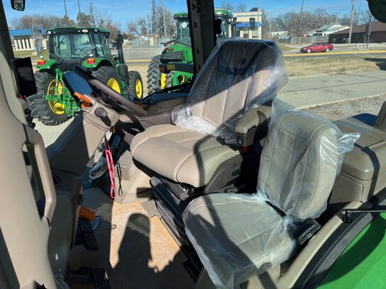 2025 8R 310 - 434718,  image number 6