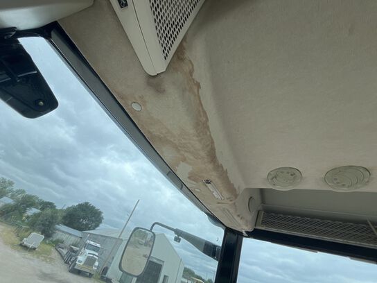 2011 8670 - 440764,  image number 17