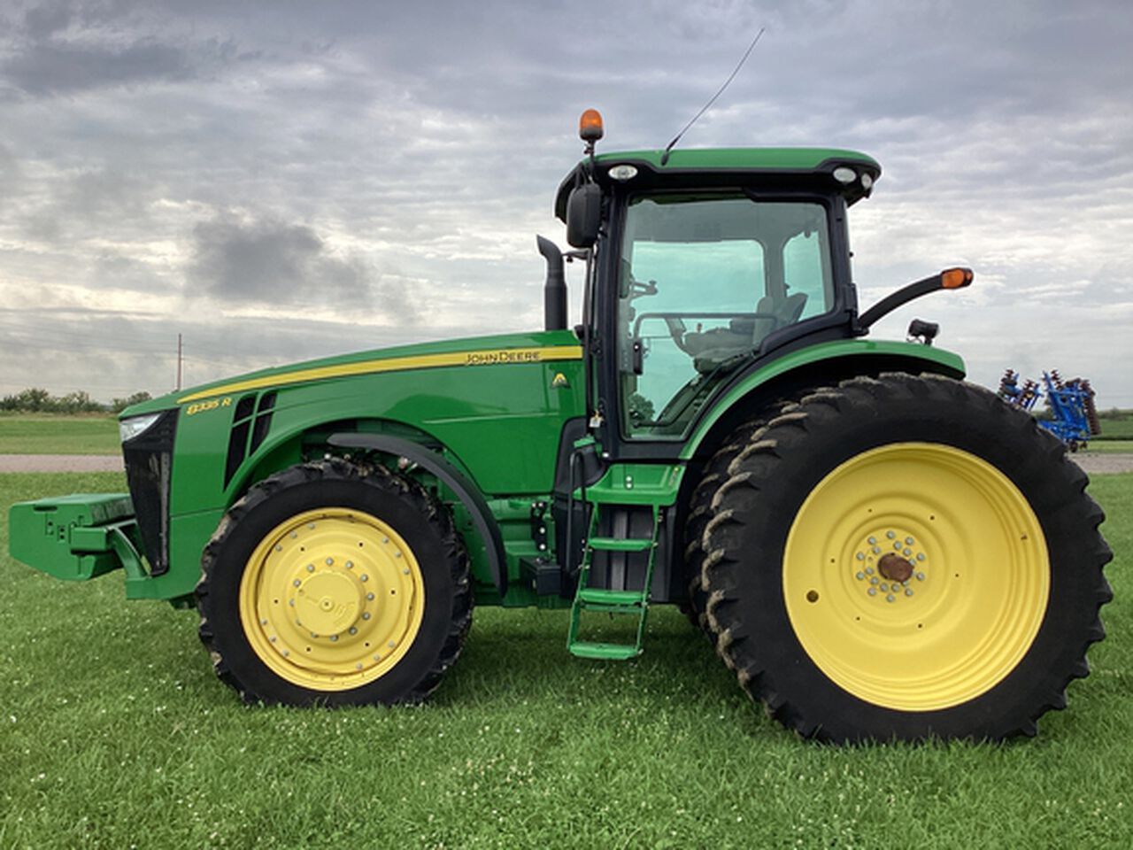 2012 8335R - 440418,  image number 7