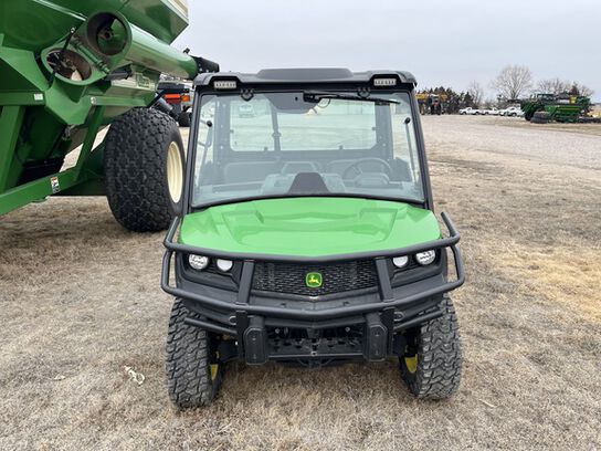 2023 XUV835M - 412560,  image number 2
