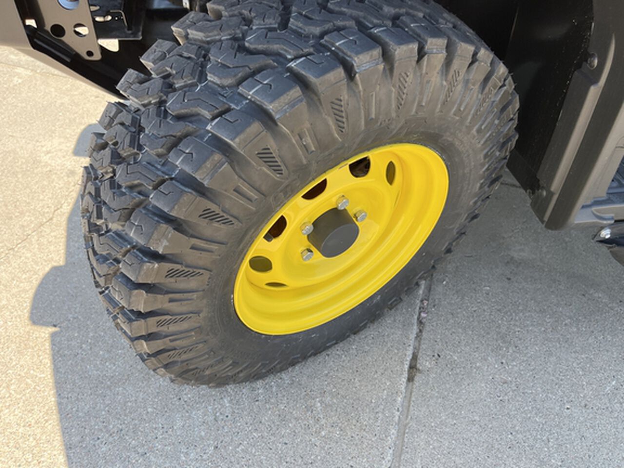 2026 XUV 845M - 441445,  image number 16