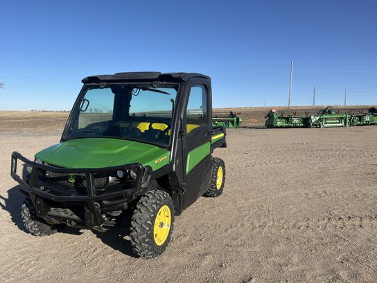 2020 XUV 835M - 411468,  image number 2