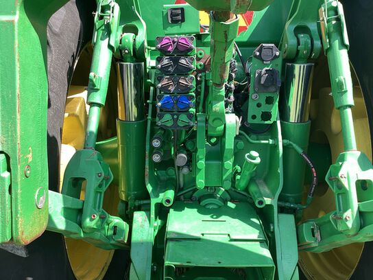 2010 8345R - 420194,  image number 18